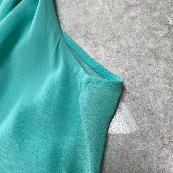 Aritzia Wilfred 100% Silk Sleeveless Blouse - Picture 4 of 10